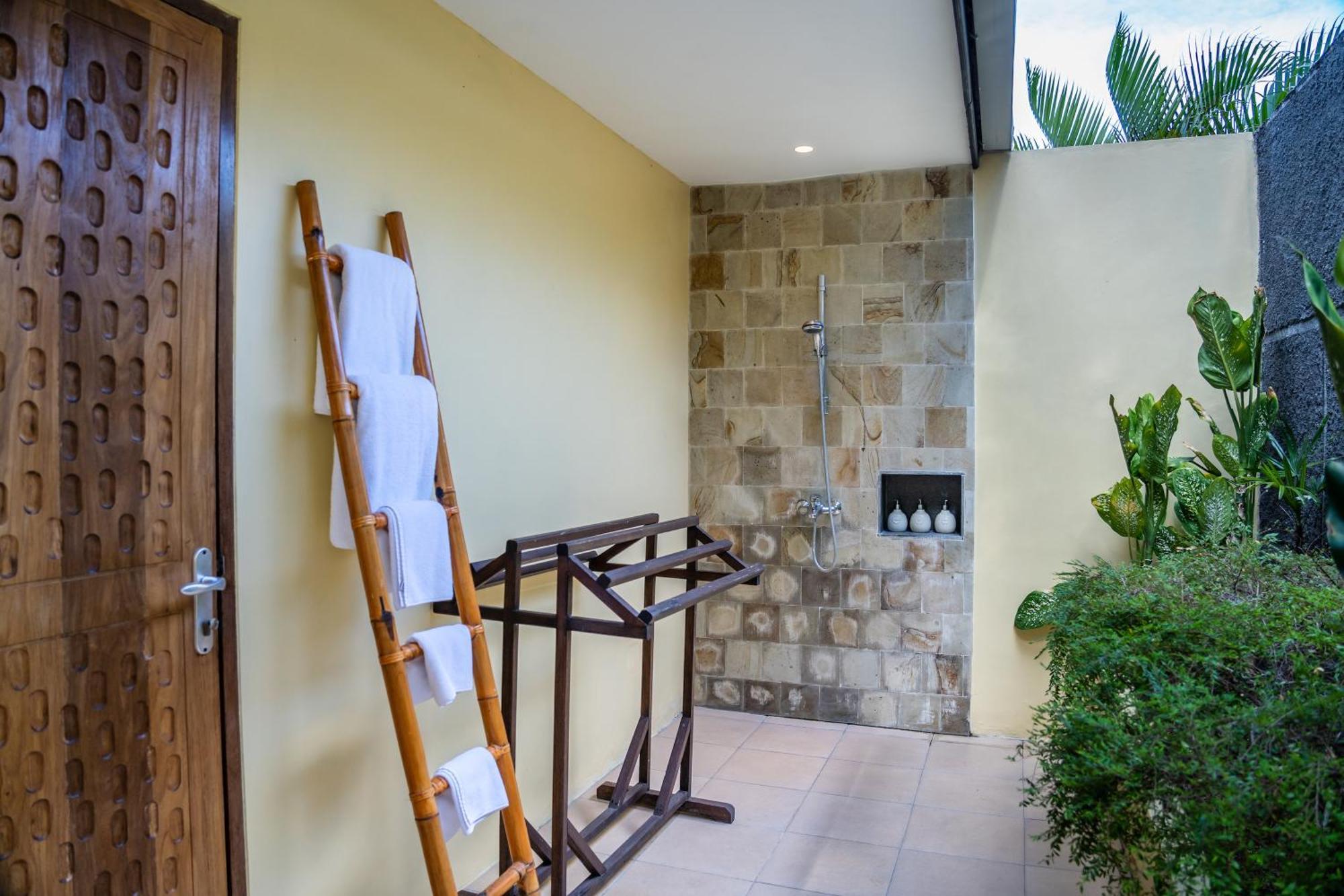 Lembeh Resort Bitung Chambre photo